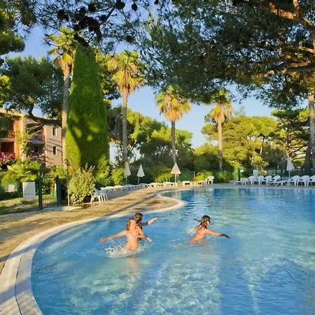 Rezort La Pinede S4 Hyères